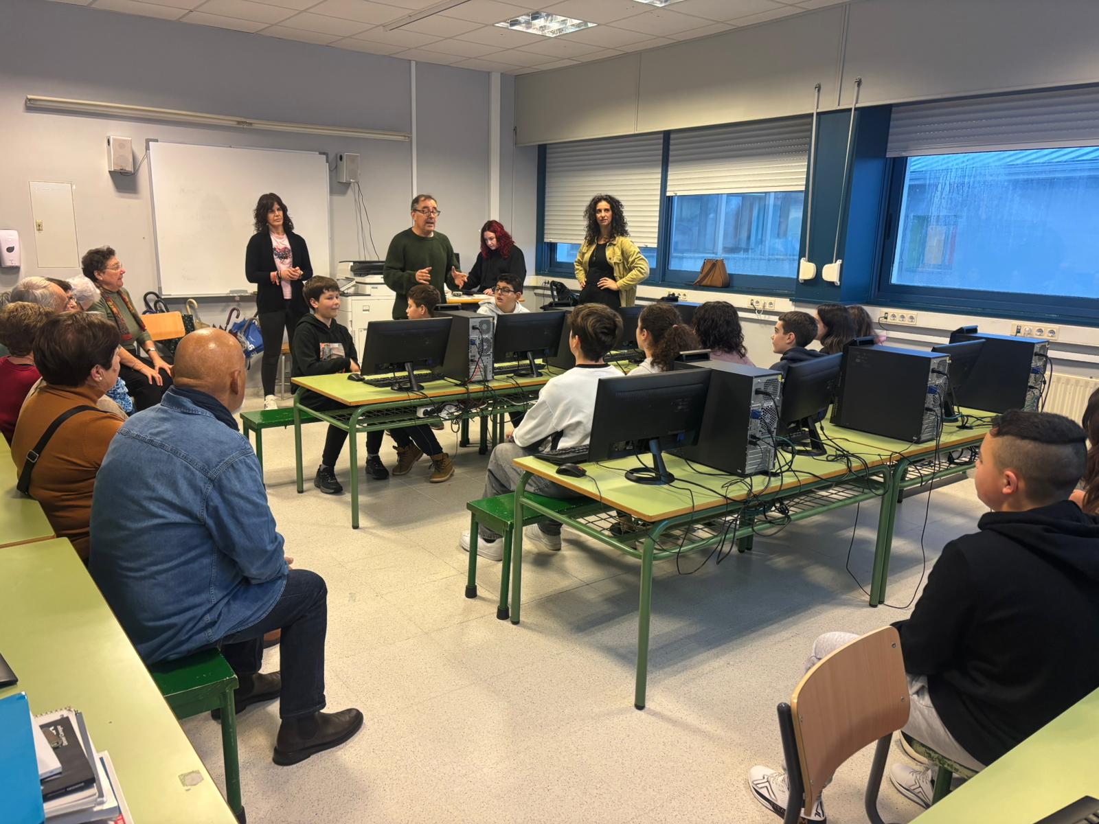 Jóvenes y personas mayores participantes en Caring&Sharing
